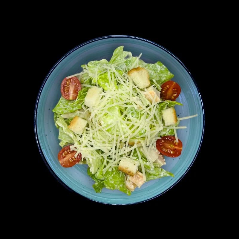 Салат Цезарь с курицей